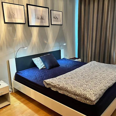 Апартаменты Modern In The Heart Of Comtemporary